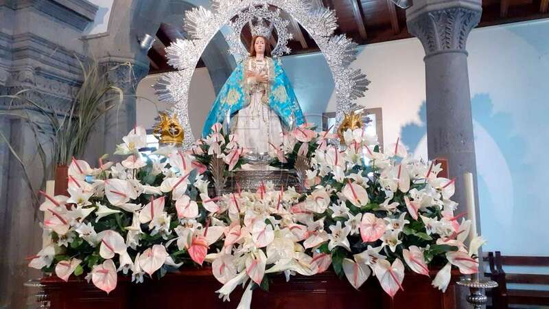 La Inmaculada Concepción, esperando en su trono la procesión de este domingo (Foto FJS)
